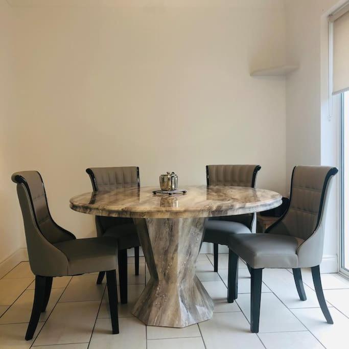 Townhouse Clifden: Located In The Heart Of Connemara Villa Buitenkant foto