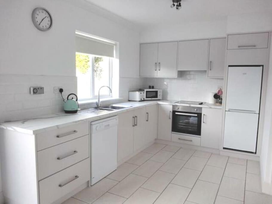 Townhouse Clifden: Located In The Heart Of Connemara Villa Buitenkant foto