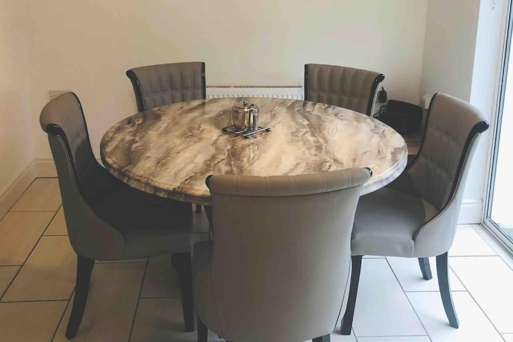 Townhouse Clifden: Located In The Heart Of Connemara Villa Buitenkant foto