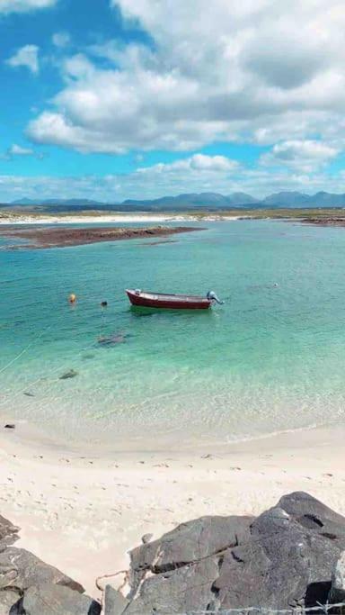 Townhouse Clifden: Located In The Heart Of Connemara Villa Buitenkant foto